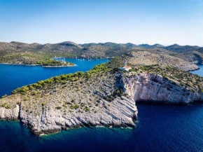 New seafront apartments in Skrivena Luka